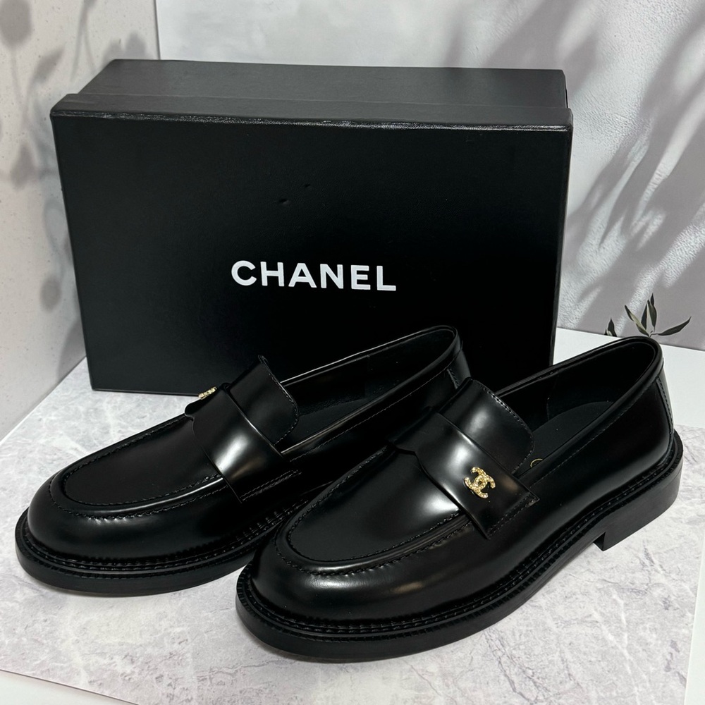 Chanel Women's Loafers - Picture 5 of 8